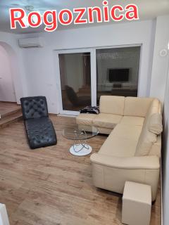 Apartament Maja - Rogoznica (Rogosnizza) - 0