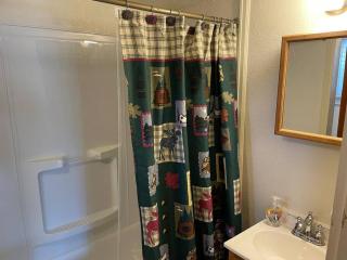 Cozy cabin #2 at Aspen Ridge Cabins - 3