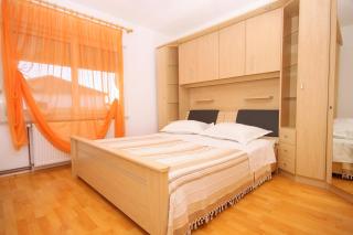 Apartments with parking space Trogir - 9455 - 1