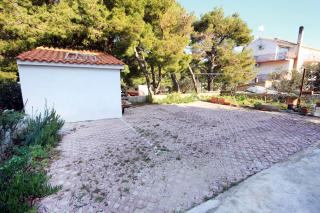 Apartments with a parking space Bilo, Primosten - 9467 - 1