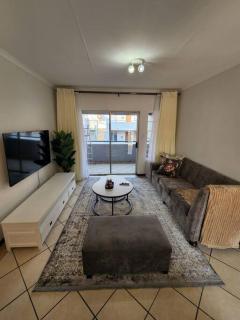 56 - Elegant 2 bed apartment next to Gautrain Centurion - 1