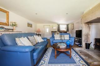 The Bronte Moor Retreat - 3 Bed, Pet Friendly Cottage - Stunning Views - Hot Tub - Heptonstall - 2