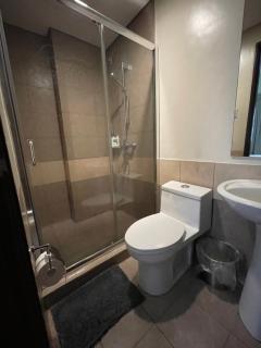 Luxury suite across SM Megamall - Manila - 5