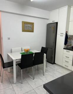 Marias Spacious Aparment - Pafos - 4