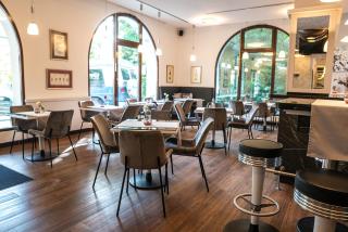 Hotel Kastanienhof - Erding - 9