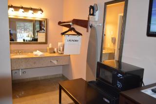 Pinetree Inn - 9