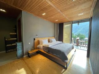 Vache Hotel - 4