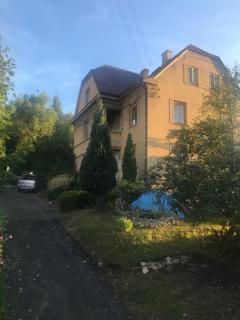 Prostorný byt ve vile se zahradou - Jílové - 0