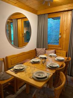 Meribel Centre La Chaudanne, real ski in and out, 3 bedrooms 2 bathrooms newly renovated, Chalet l'Épervière - 2