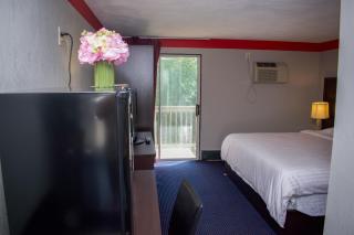 Travel inn - North Kingstown - 1