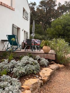 Appartement à cavalaire dans un domaine privé au rez-de-jardin - 9