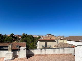 Dimora dei Poli Ferrero - Spaziosa casa indipendente, vista mare, in centro su corso Garibaldi - 1