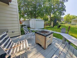Huge historic, w/large yard & close to beach - 7