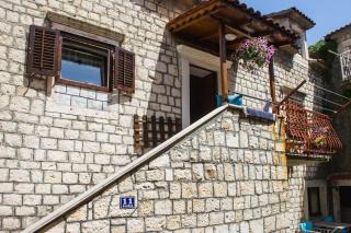 Apartments by the sea Kastel Stafilic, Kastela - 10264 - 0