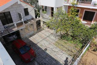 Apartments with parking space Makarska - 9506 - 2