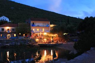 Apartments by the sea Cove Zarace - Gdinj, Hvar - 9675 - Gdinj - 9