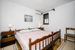Apartments by the sea Bobovisca na Moru, Brac - 11901 - Ložišće - 3