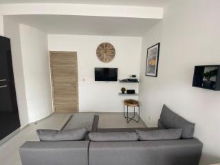 1-C Superbe appartement très calme et bien décoré - Charleroi - 0