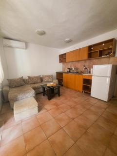 Entire house with private garden and garage - Sunny Beach - 2