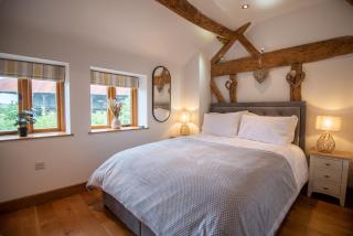 Bramble Cottage - Cosy 2 Bed With Deluxe HOT TUB & Log Burner - Hereford - 8