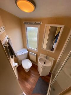 1 Martello Beach 8 berth holiday home with pools - 2