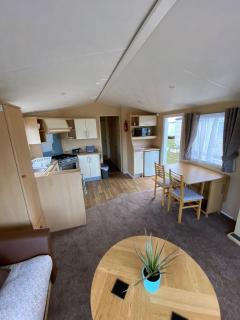 1 Martello Beach 8 berth holiday home with pools - 0