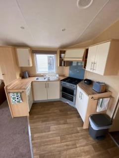 1 Martello Beach 8 berth holiday home with pools - Clacton-on-Sea - 7