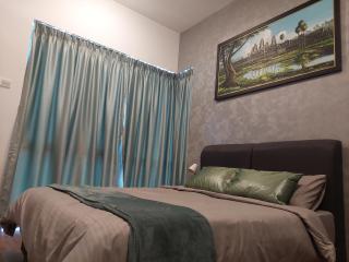 Netflix # Sky Suite near Jaya One by Salaam Suites, 2 pax - 6