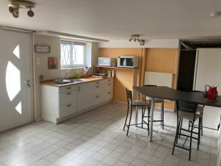 Appartement en rez-de-chaussée de maison - Montanay - 2