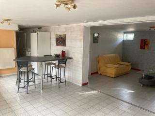 Appartement en rez-de-chaussée de maison - Montanay - 1