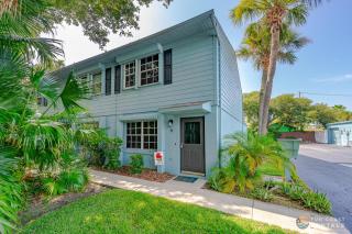 Dog Friendly Home STEPS from Flagler Avenue with Garage! Stroll to the Beach! - New Smyrna Beach - 5