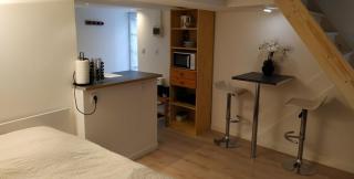 Studio Neuf avec courette privative - 2