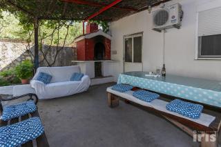 Apartments with a parking space Kastel Sucurac, Kastela - 12445 - 4