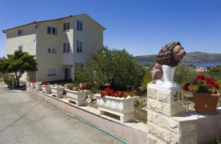 Apartments with a parking space Seget Vranjica, Trogir - 12612 - 0