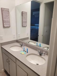 Elegant 9-bedroom Villa with 3 king-sizebed suites - 4