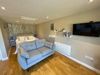 Pheasant Lodge - 1