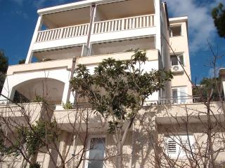 Apartments by the sea Brela, Makarska - 13052 - 9