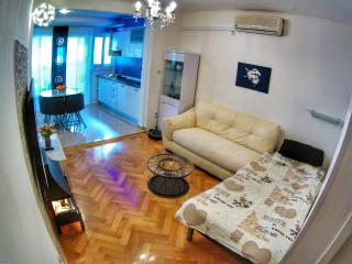 Apartments with a parking space Split - 13187 - 2