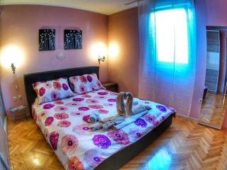 Apartments with a parking space Split - 13187 - 1