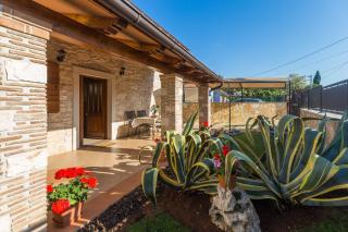 Apartments with parking space Tar, Porec - 13245 - 5