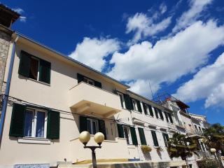 Apartments by the sea Kastel Kambelovac, Kastela - 13349 - 0