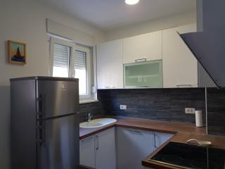 Apartments by the sea Kastel Kambelovac, Kastela - 13349 - 1