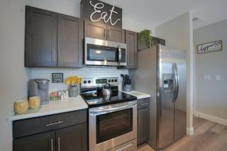 Beautiful 2BR Apt/EWR Airport/King /Free Parking - Newark - 2