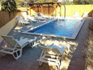 Family friendly apartments with a swimming pool Vir - Lozice, Vir - 13569 - Vir - 4