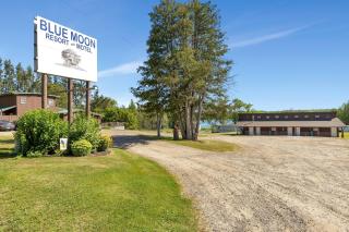 Blue Moon Resort & Motel - Hill City - 0