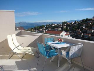 Apartments by the sea Stomorska, Solta - 13695 - 1