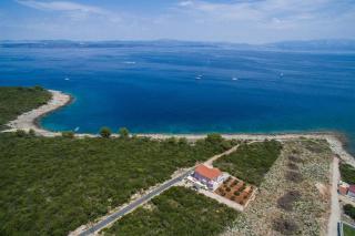 Apartments by the sea Necujam, Solta - 13726 - 8