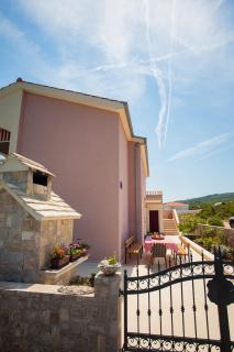 Apartments by the sea Necujam, Solta - 13726 - 4