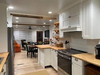 Walk to Bay Street and Historic Downtown Beaufort! Close to Parris Island MCRD!! - Beaufort - 5