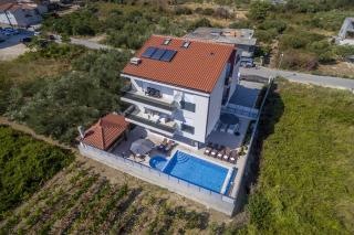 Luxury villa with a swimming pool Stobrec, Split - 14700 - 9